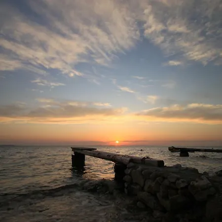 Nives Апартаменти *